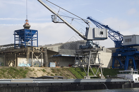 瑞士巴塞尔港口工业图片