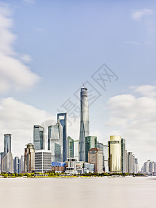 黄浦江和摩天大楼图片