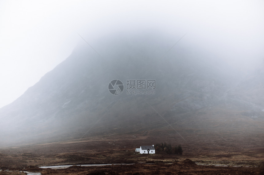 苏格兰高地格伦科的偏远小屋图片