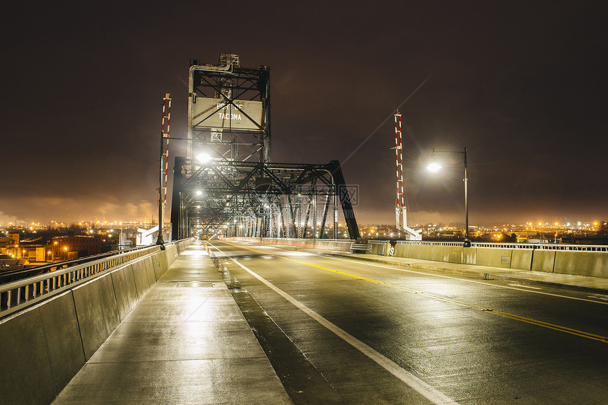 美国华盛顿州塔科马市的工业桥图片