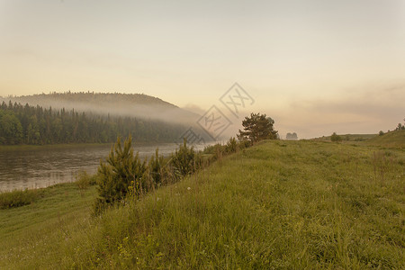俄罗斯维尔德洛夫克地区Sarsy湖农村景图片