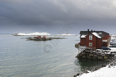 挪威罗弗敦群岛斯沃尔瓦尔海滨的屋子图片