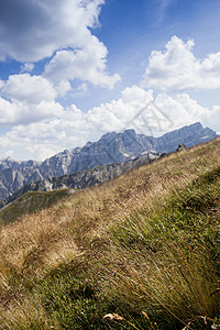 奥地利布里森陡峭的山坡和山脉图片