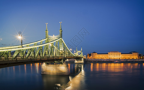 匈牙利布达佩斯多瑙河上自由桥图片