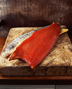砧板上的鱼肉背景图片
