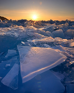 日落时积冰破碎俄罗斯西伯利亚奥尔孔岛图片