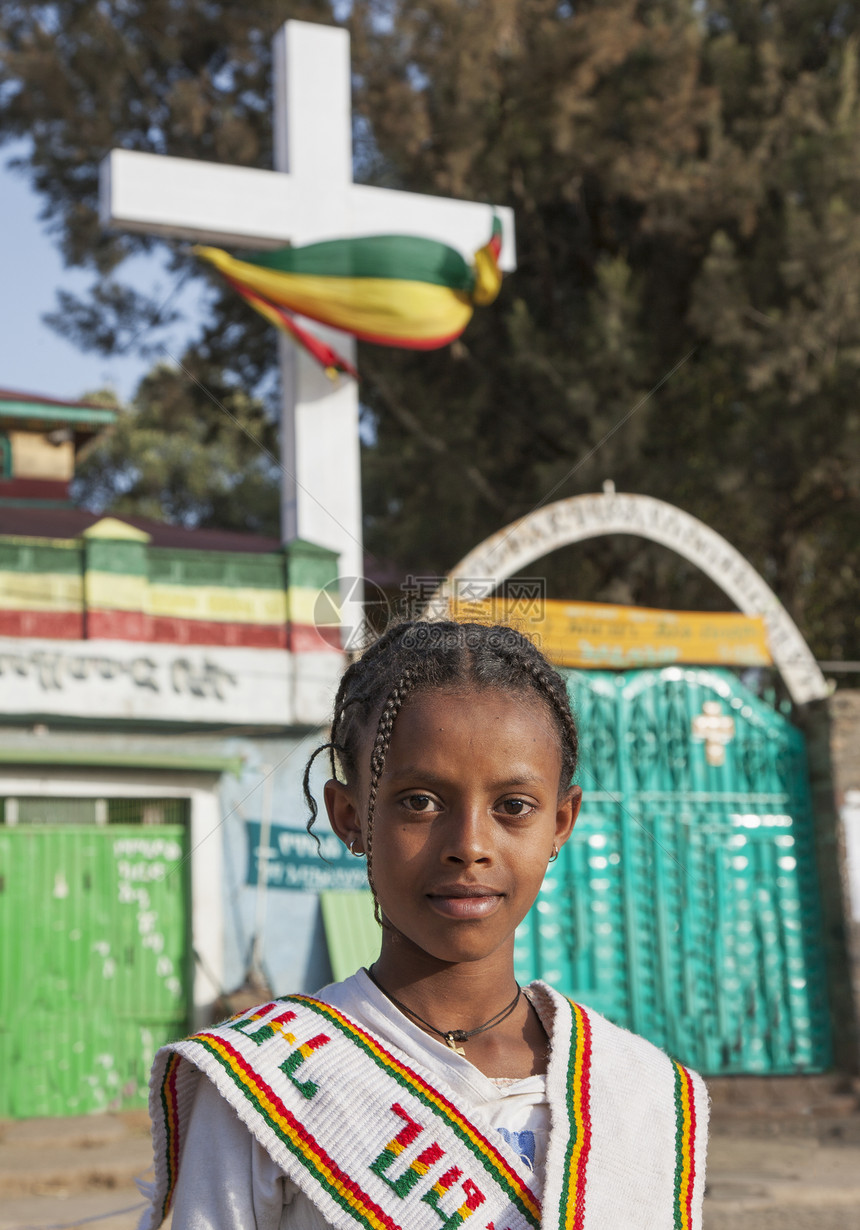 埃塞俄比亚拉利贝蒂姆卡特节期间的少女图片