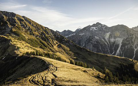 奥地利山地骑自行车区的风貌背景图片