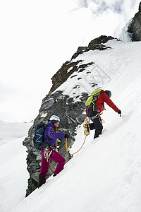登雪山的人瑞士萨尔费高清图片