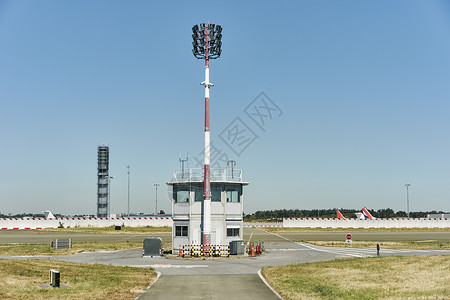 法国巴黎查尔斯戴高乐机场控制塔高清图片