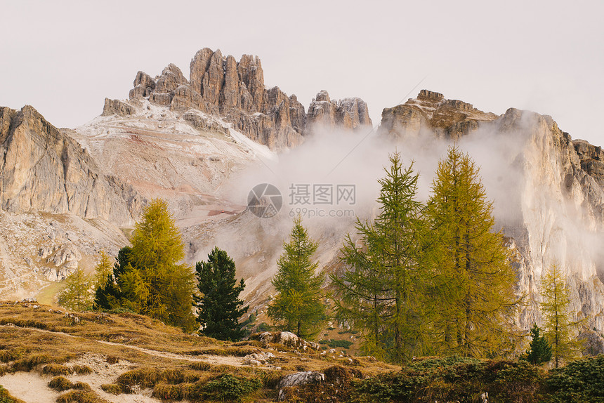 拉加苏奥伊山意大利南蒂罗尔州阿卑斯多洛米特阿尔卑斯山图片