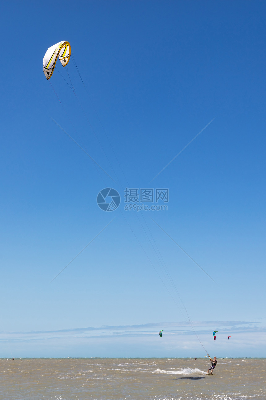 海边的冲浪风筝图片