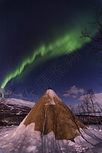 瑞典公园极光夜景图片