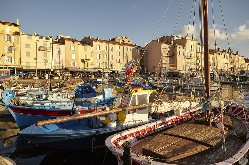 法国圣特罗佩奥祖尔港圣特罗佩的传统船只和港口图片