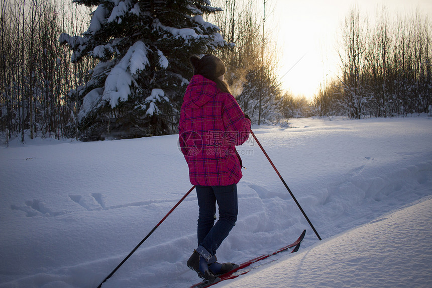 少女滑雪俄罗斯丘索沃图片