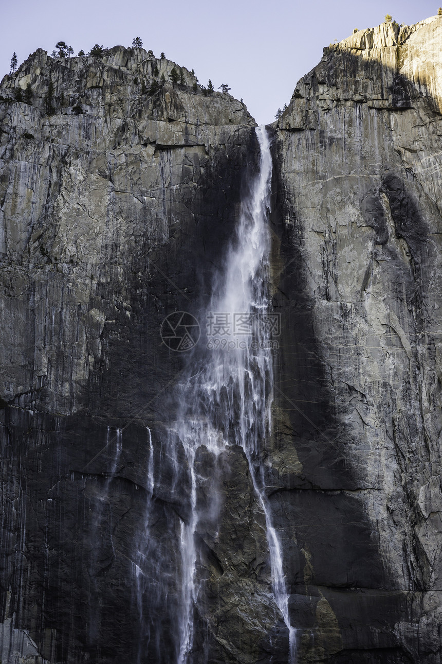 美国加利福尼亚州约塞米特公园瀑布图片