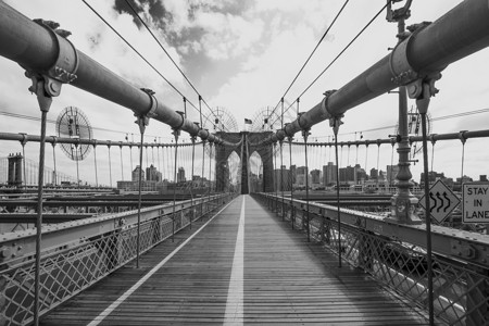 美国纽约布鲁克林桥人行道图片