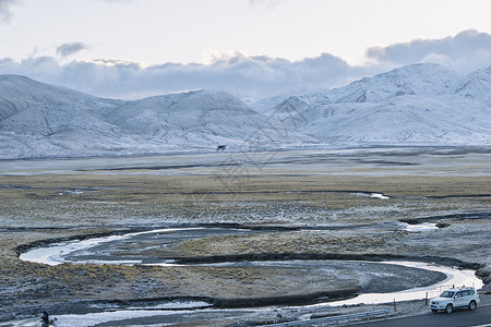 西藏中巴的河流图片