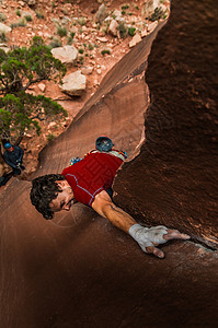 美国犹他州穆阿布印度河地安的Mantrad攀登图片