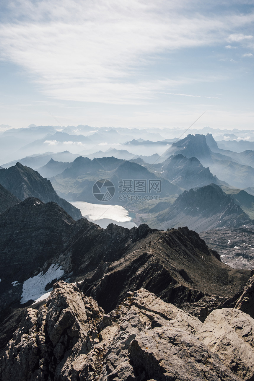 奥地利福拉尔贝格勃兰德山地景观图片