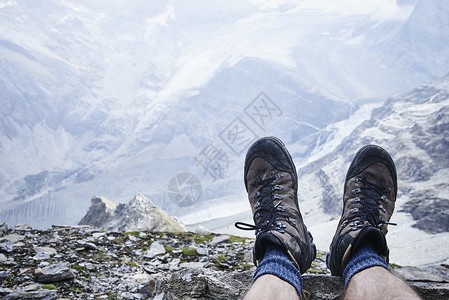 瑞士瓦莱斯马特洪峰塞文山登山者的脚图片