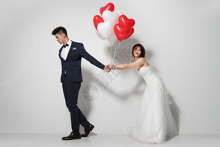 心形气球浪漫婚纱情侣图片