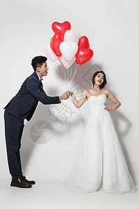 心形气球浪漫婚纱情侣图片
