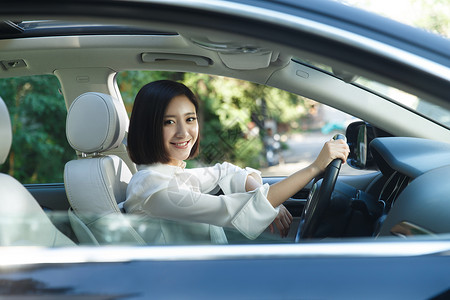 民用车2青年女人开车背景