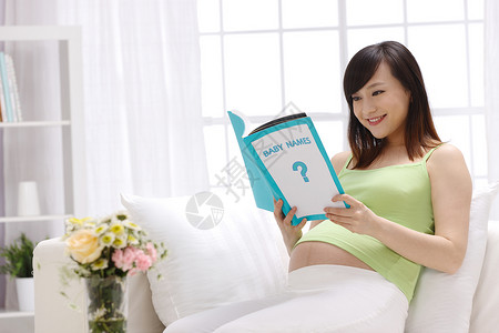 安全知识素材东方人彩色图片轻松孕妇看书背景