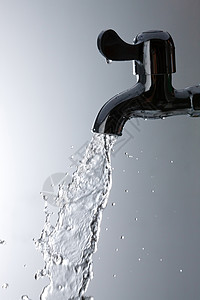 对公流水素材饮用水水龙头和水背景