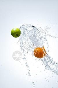 水滴透明度活力溅起的水创意水果拍摄图片