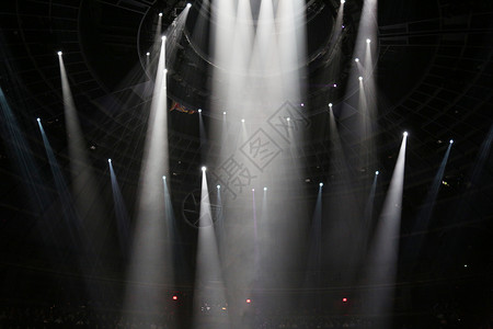 剧院内舞台与灯光高清图片