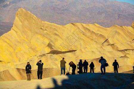 参观人群大盆地沙漠美国谷拍照的摄影师们背景
