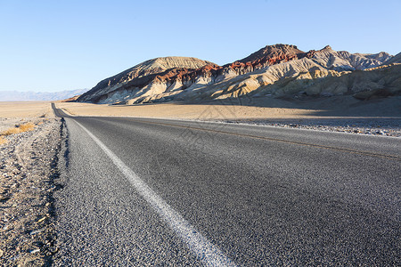 死亡谷戈壁滩宁静极端地形汽车广告背景图背景