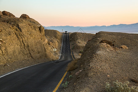 美国乡村地面公路山汽车广告背景图背景