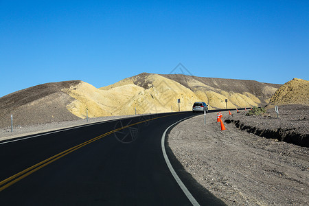 沙漠自然景观道路汽车广告背景图图片