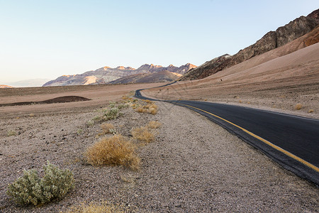 美国乡村偏远的道路汽车广告背景图背景