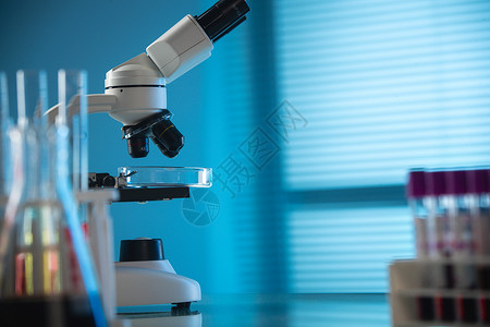 生物化学背景实验室里显微镜和其他设备背景