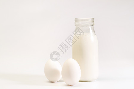 新鲜牛奶和鸡蛋图片