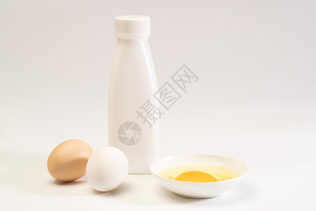添加微信素材营养早餐鸡蛋和牛奶背景