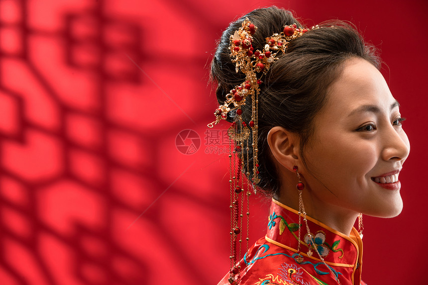 人美女享乐漂亮的中式新娘图片