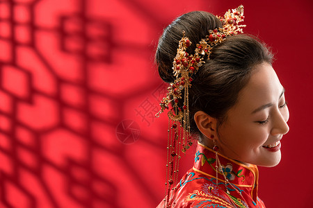 结婚庆典光影婚礼漂亮的中式新娘高清图片