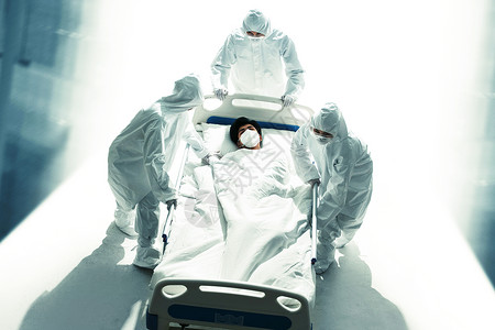 医生抢救病床上的患者图片
