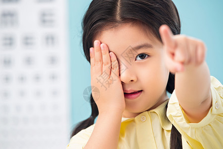方向个人计算机视力表放松眼睛小女孩测视力背景