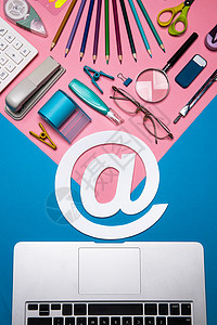 设计icon学习办公用品和邮件图标背景