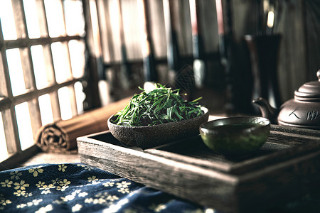 茶png木制的茶具杯子茶盘里的茶叶背景