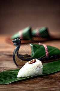 传统文化饮食小吃粽子和龙舟图片