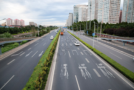 前进的道路绿化大城市北京CBD建筑图片