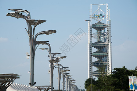 东京地标性建筑物北京奥林匹克公园玲珑塔背景