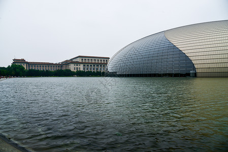 水平构图白昼北京大剧院图片